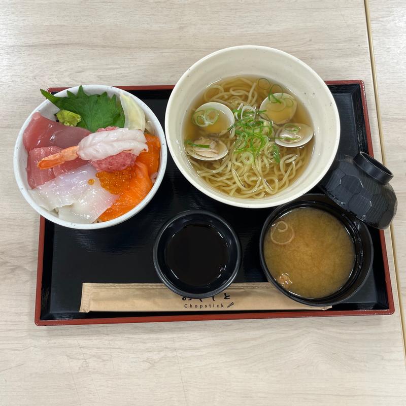 海鮮丼とはまぐりラーメン(丼さく)