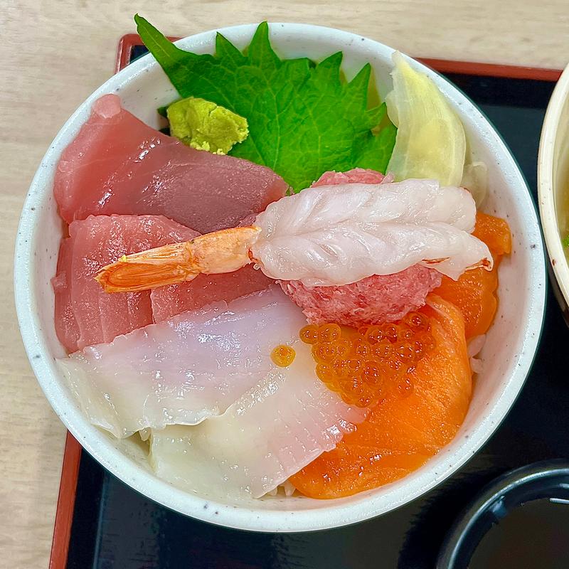 海鮮丼 並盛(丼さく)