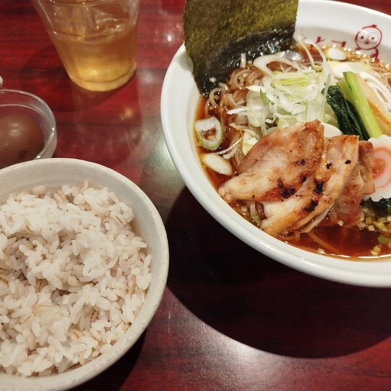 炭火炙り鶏とねぎのせしょう油ラーメン(麺ダイニング ととこ )
