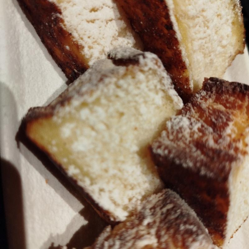 (鳥居炭火焼鳥居酒屋文龍店)