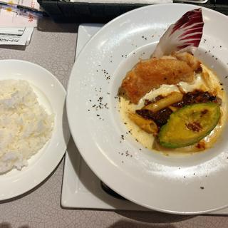 若鶏とアボカドのロティ ラザニア風濃厚チーズソース(サンマルク Colette・Mareみなとみらい店 )