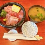 三色丼(まぐろ白川)