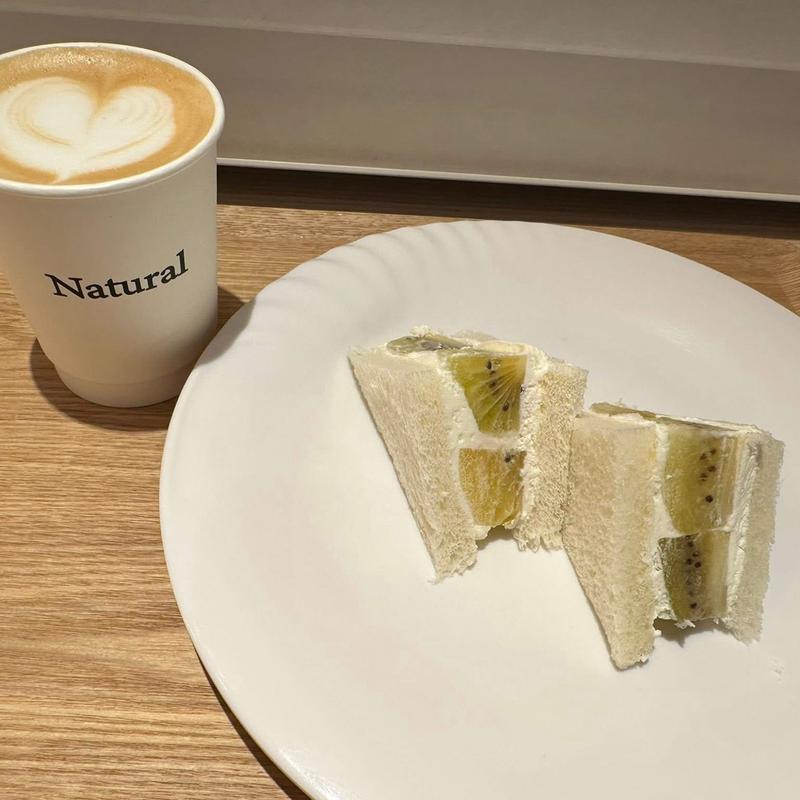 フルーツサンド(Natural cafe 京都駅前店)