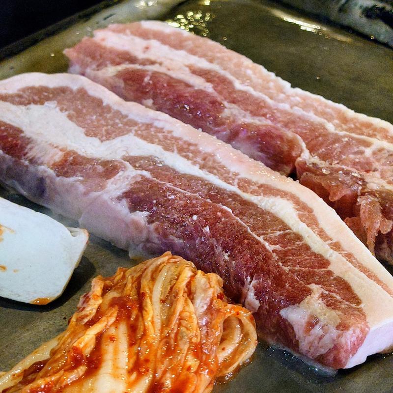 厚切りサムギョプサルセット(コリアンキッチン 味ちゃん 本店)