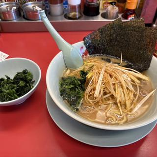 味噌ピリ辛ネギラーメン　ほうれん草(ラーメン山岡家 越谷レイクタウン店)