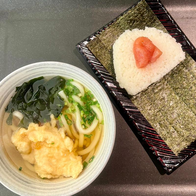 とり天うどん＆明太子おにぎりセット(あご出しうどんこがね丸)