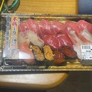 本鮪が主役のご覧走にきり鮨『極』20買 （うに・いくら・えび入）