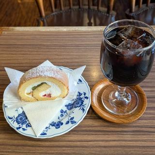 フルーツロールケーキ