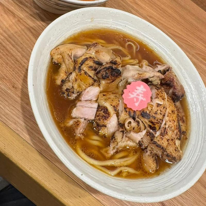 大山鶏吊るし焼モモ肉炙り一枚乗せ 醤油味(日本橋 さか一)