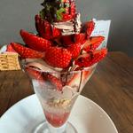 チョコいちごパフェ