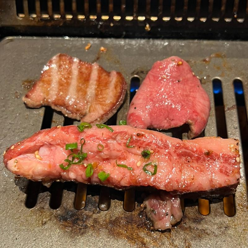 上タン　中落ちカルビ(京城苑 駅前店)