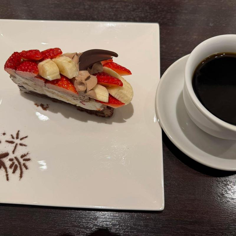 いちごとバナナのチョコケーキ(カフェコムサ 西武東戸塚S.C.店)