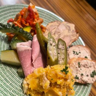 季節の前菜盛り合わせ