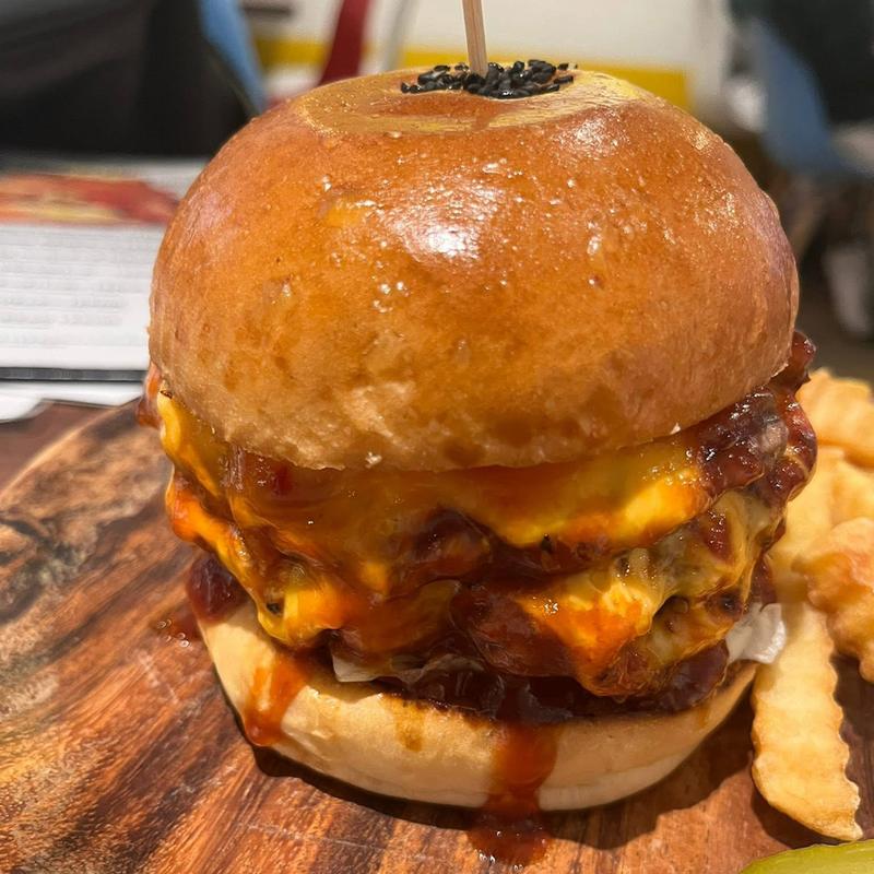 BBCブラザーズバーガーチーズ(Wings Burger（ウィングス バーガー）)