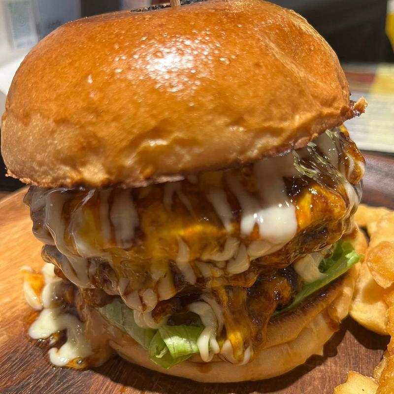 ハワイアンバーガー パテ(Wings Burger（ウィングス バーガー）)