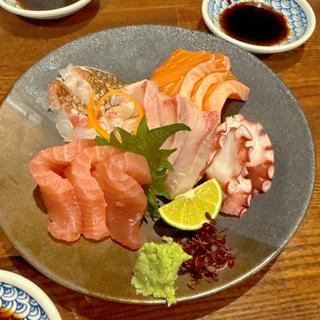 お刺身盛り合わせ(創作厨房 さいか亭)