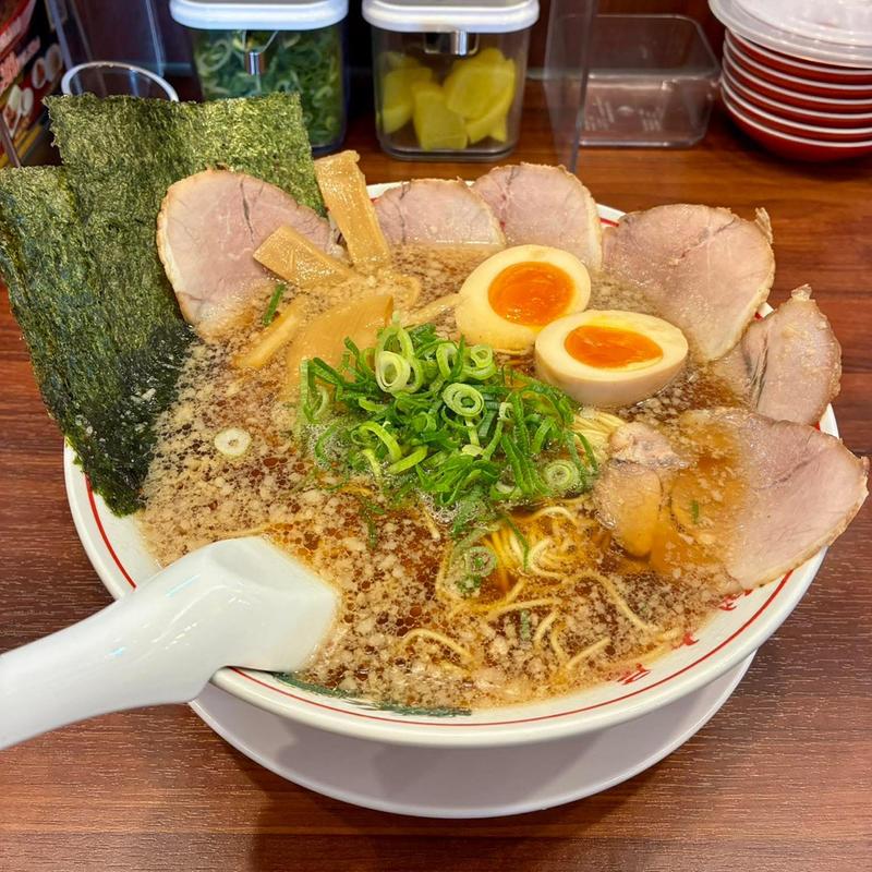 醤油ラーメン 大 全部のせ(京都北白川ラーメン魁力屋 鶴川店)