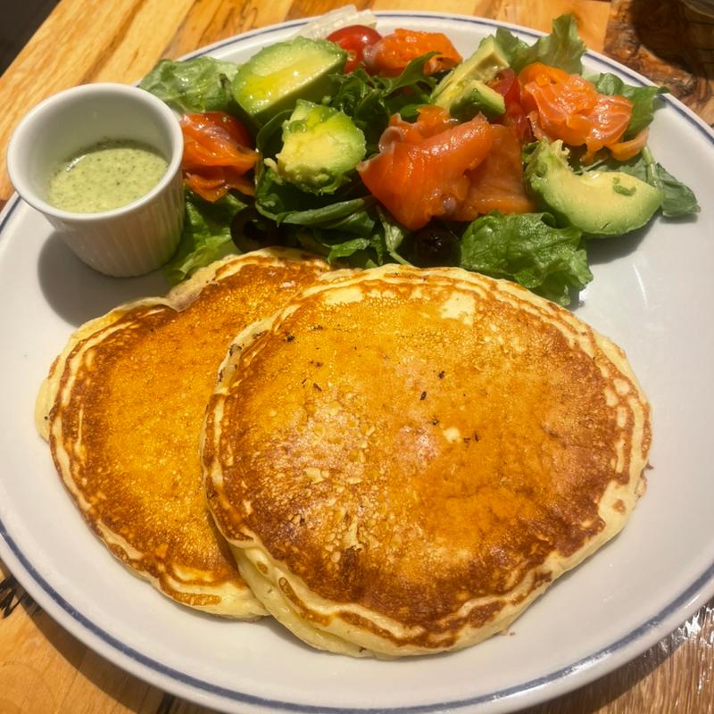 サーモンアボガドパンケーキ(J.S. PANCAKE CAFE ららぽーと富士見店)