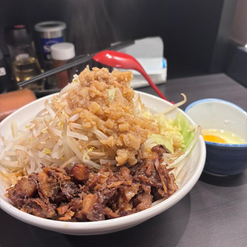 汁なしレギュラー満タン(マシマシスタンド西尾店)