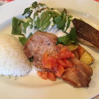 ポークソテーとヒラマサのオーブン焼き(オステリア イルチッチョーネ)