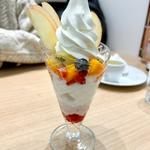 彩りフルーツとヨーグルトのソフトクリームパフェ