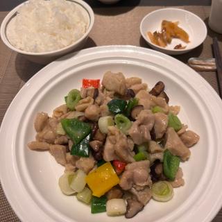 鶏肉の柚子胡椒炒め(中国飯店 倶楽湾)