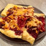 ビーツと桜エビのビリ辛パイ