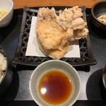 白い唐揚げ定食