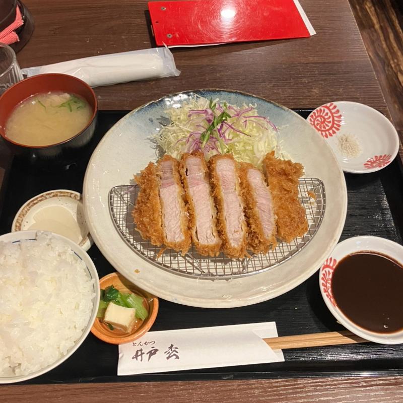 〈きなこ豚〉ロースカツ定食150g(とんかつ井戸枩)
