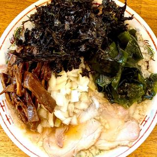 わかめ中華そば(背脂煮干中華そば 我武者羅 幡ヶ谷店(旧:心や) 2023年5月7日閉店)