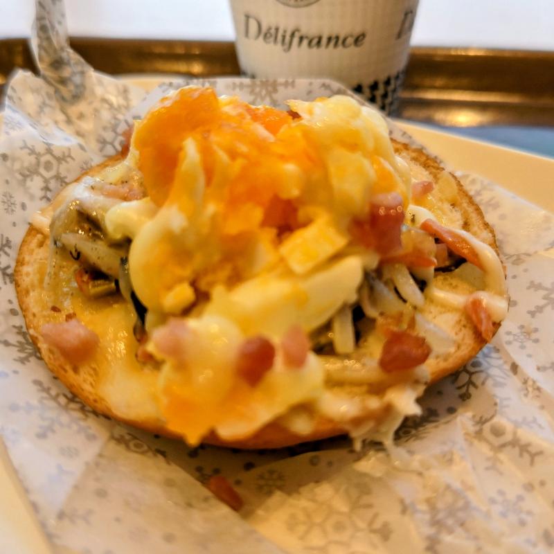 ベーグルのホットサンド(15種の野菜のミモザ風サラダ)(Delifrance 港南台店)