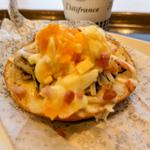 ベーグルのホットサンド(15種の野菜のミモザ風サラダ)