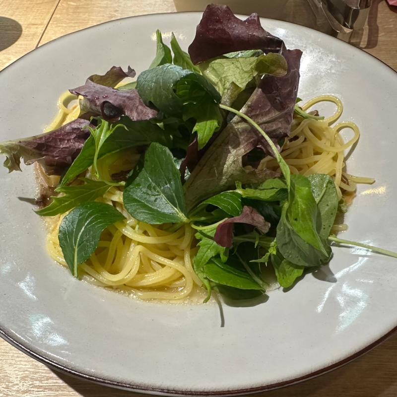 季節のハーブのオイルパスタ(食べる植物園 レストラン)