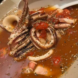 イカ　バジルトマト煮