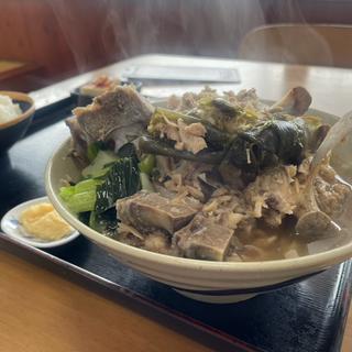 あぐー骨汁定食(島人そば (シマンチュソバ))