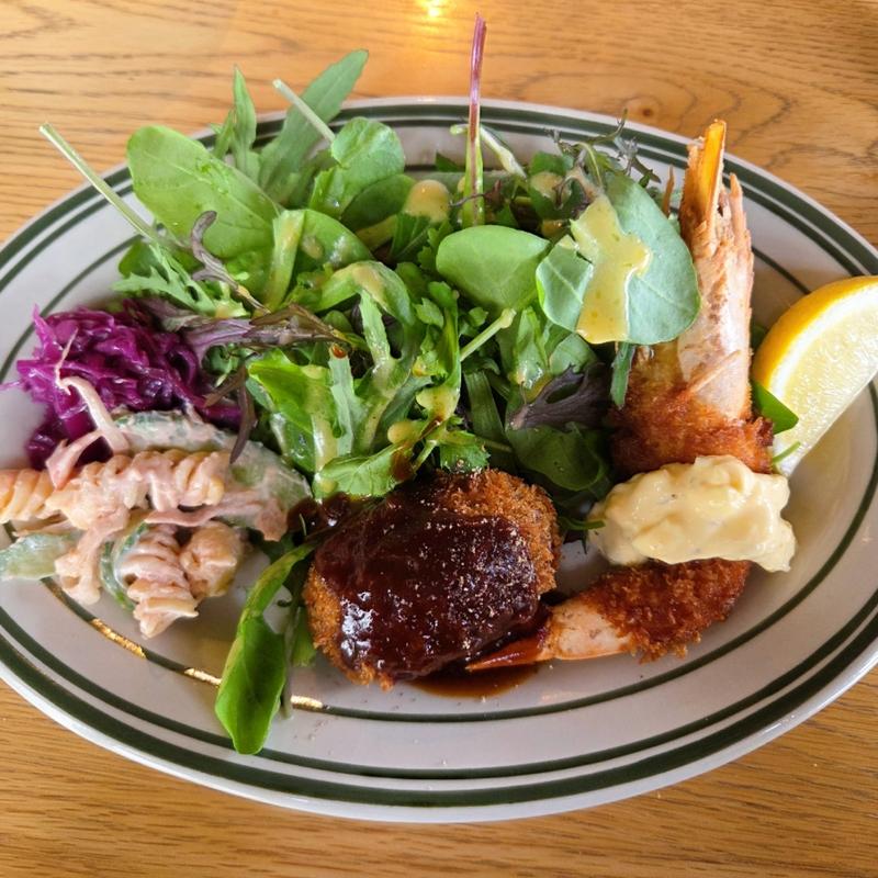 エビフライとポルチーニ茸のクリームコロッケ(Restaurant Farmers Club)