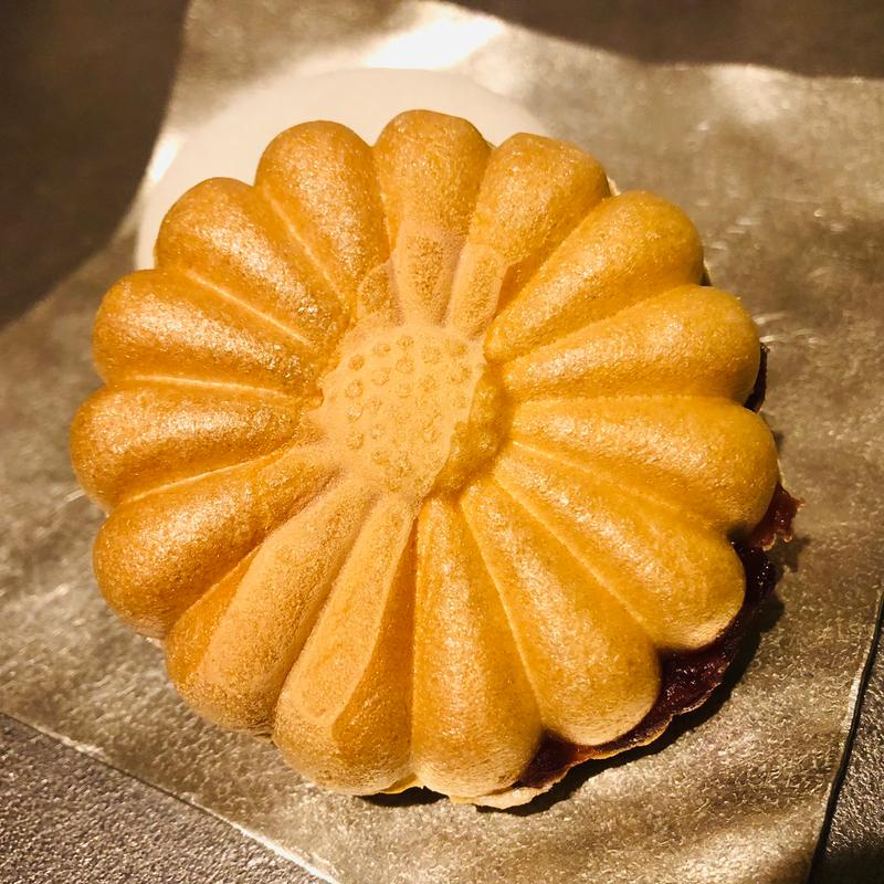 菊最中(お菓子の菊屋)