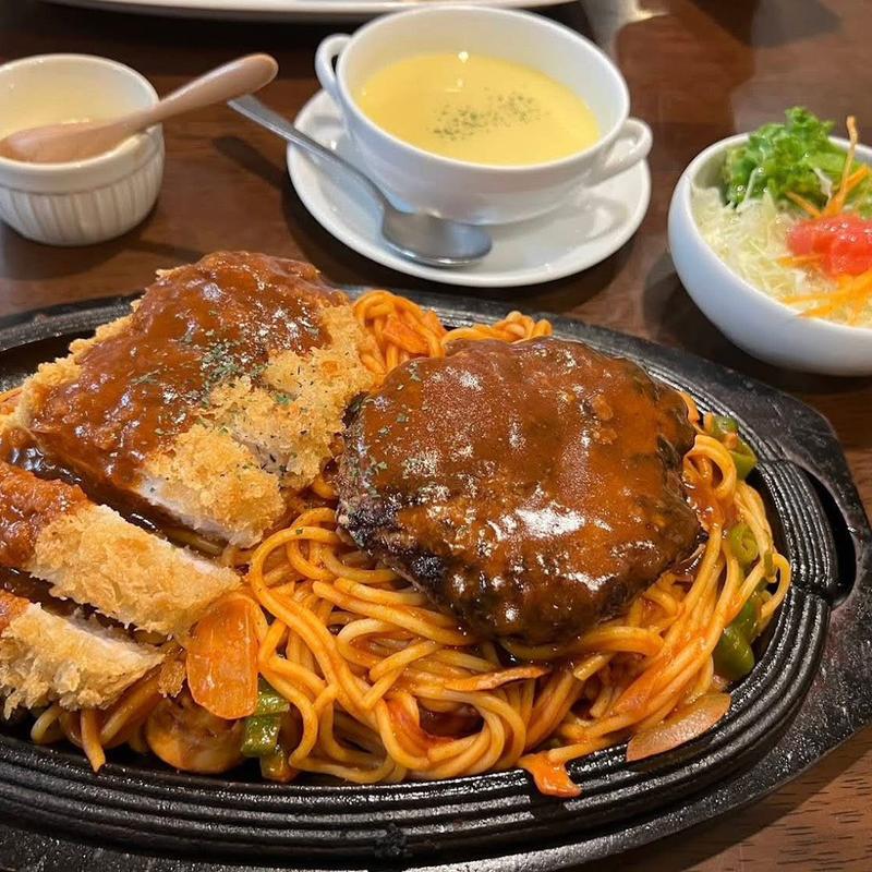 ナポカツバーグ 大(ハングリーハングリー(Hungry*Hungry ))