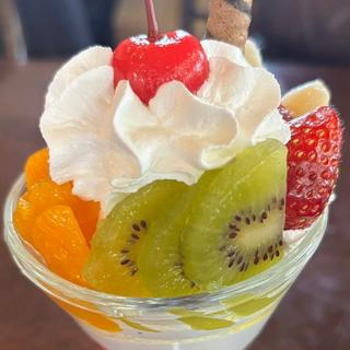 フルーツパフェ