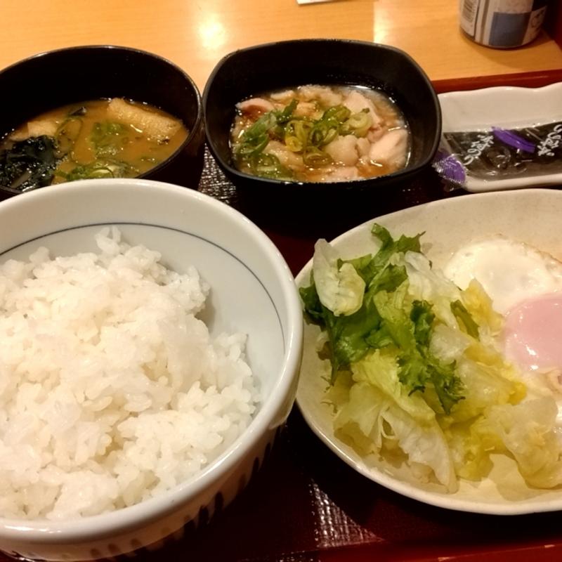 目玉焼き鶏小鉢ベーコン朝食(なか卯 代々木上原店 )