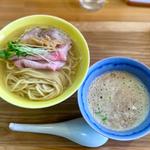 釜揚げ式泡系煮干しつけ麺