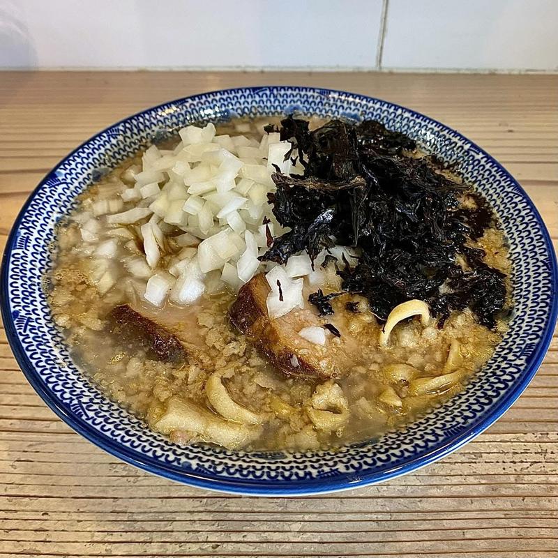 燕三条系背脂ラーメン 玉ねぎ増し(五弦屋)