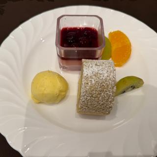 デザート盛り合わせ