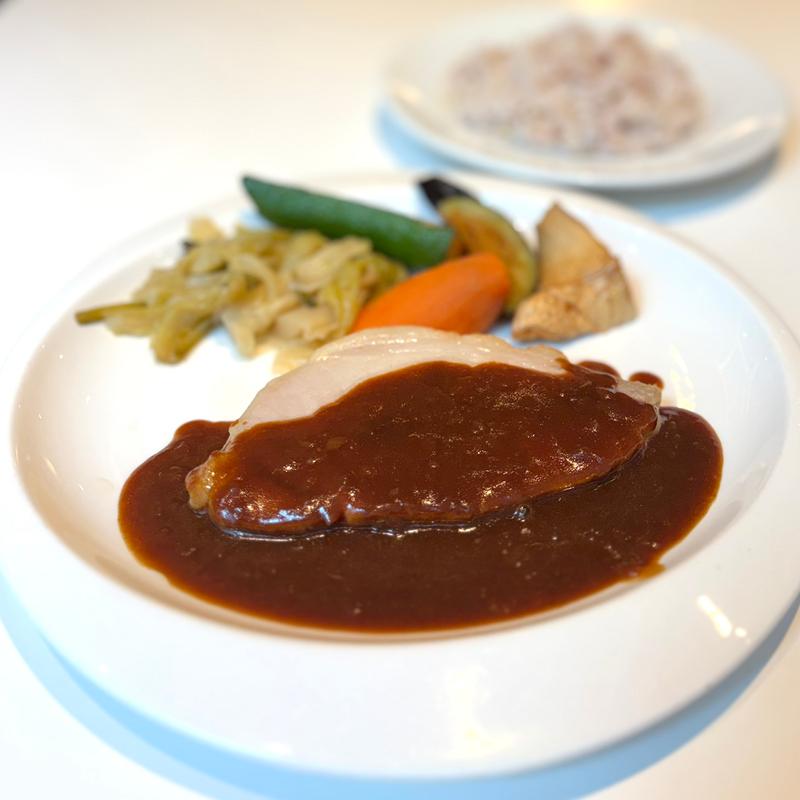 麦仕上げ三元豚ロース肉のロースト 赤ワインデミグラスソース(GARB Tokyo)