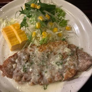 ポークソテー（ホワイトソース）(鳥次郎)