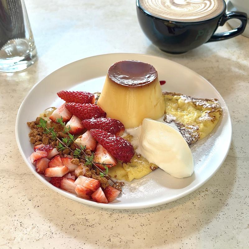 いちごのプリンクレープ(PERCHE COFFEE ROASTERS)