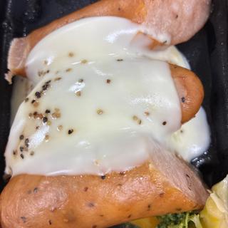 とろーりチーズソースのフランクソーセージ(ローソン 札幌南２条西十一丁目店)