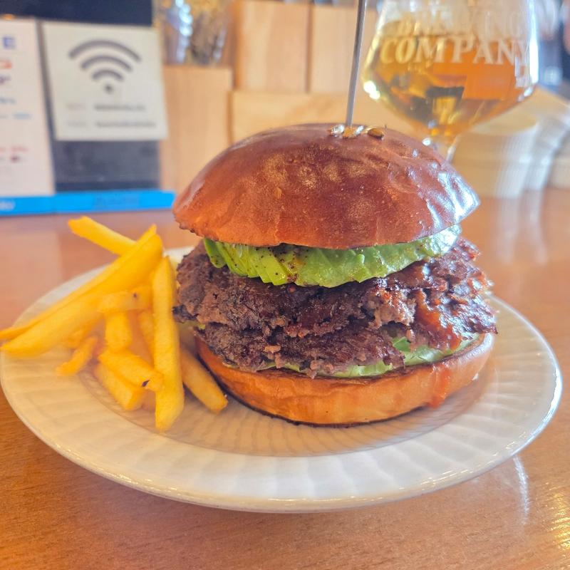 アボカドバーガー(Burgers&Beers Far Yeast)