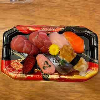 本まぐろ入り山助寿司セット（8賞）