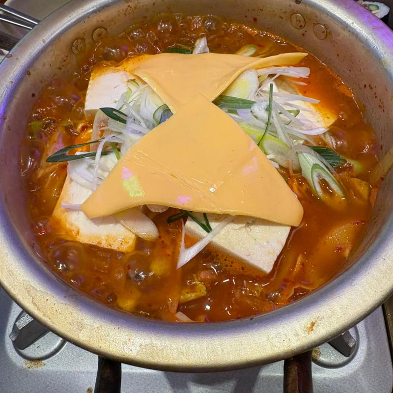 プデチゲ鍋(韓国料理 扶餘 プヨ)